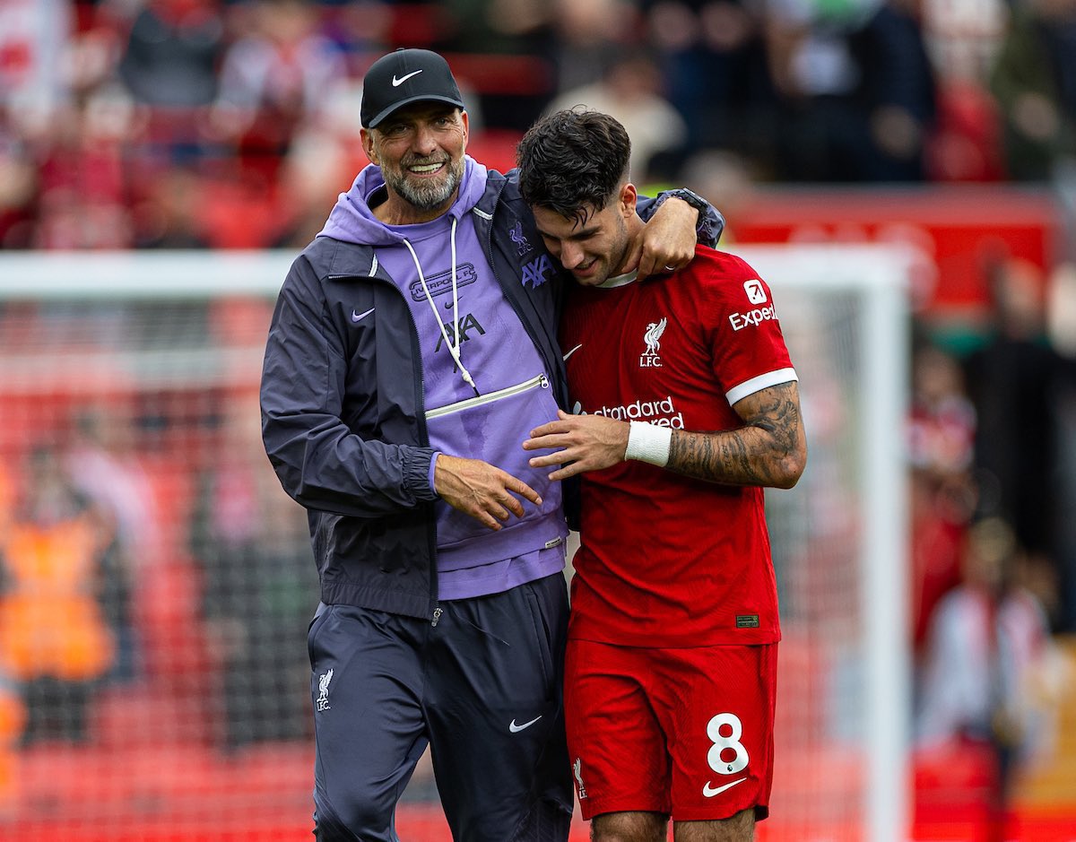 DouglasCibala's tweet image. How to beat Liverpool  ...
1 - Give every Liverpool player a yellow Card.
 
2 - One red isn&apos;t enough,  give them two reds

3 - Cancel their goal

4 - Hope for an own goal

5 - Use VAR to cheat them

6 - Give Howard Webb the whistle