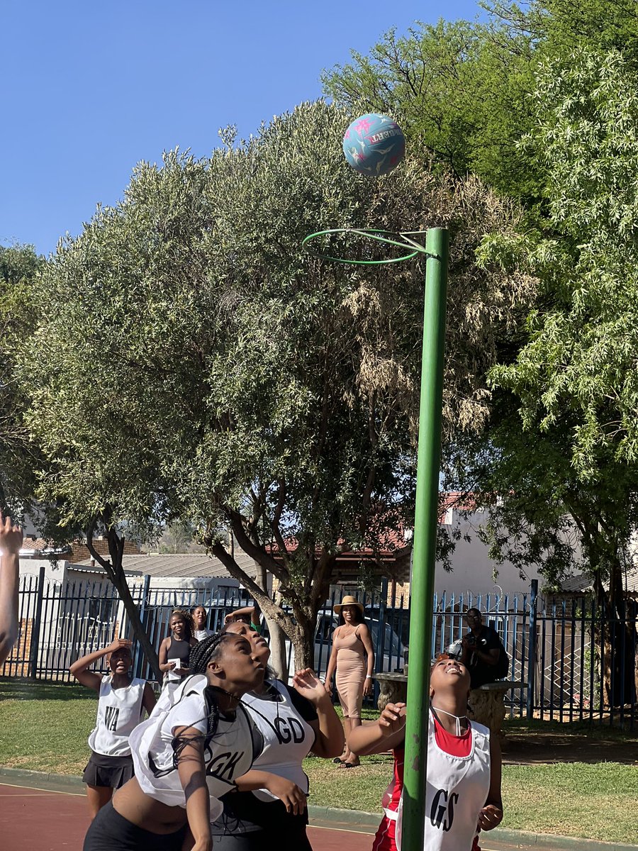 LubaMagwentshu's tweet photo. Kicking off an exciting day of networking and friendly competition at Meadowlands! ๐โฝ๏ธ Girls own the netball court, while gents dominate the soccer field at Dorothy Nyembe Sports Field. Let's unite through sports and connections!
#TeamSpirit
#NetworkingGames
#SportsDay https://t.co/KrPXhxXI34