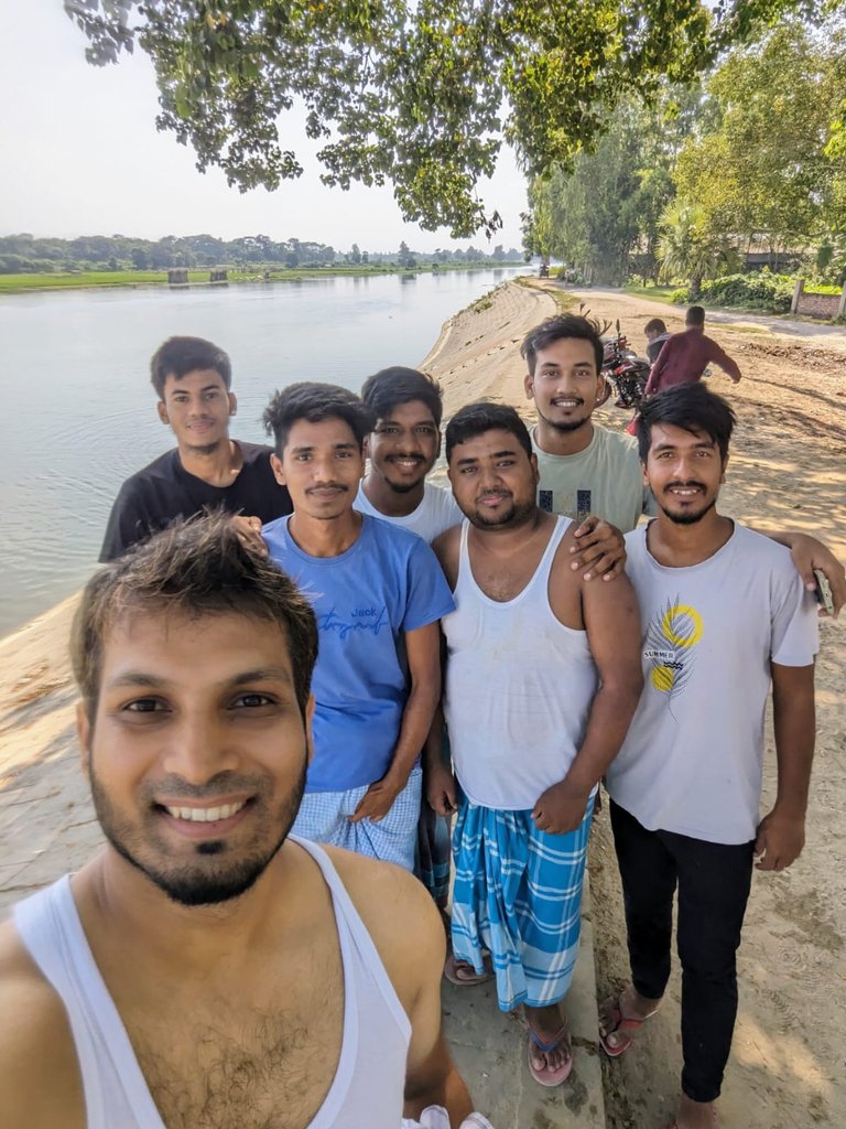 AMaqshoud's tweet photo. - উত্তর দক্ষিণ চিনতেই ভুল হয়, 
আর মানুষ চিনা তো বিলাসিতা!🤍 https://t.co/TpPnyEhE4p