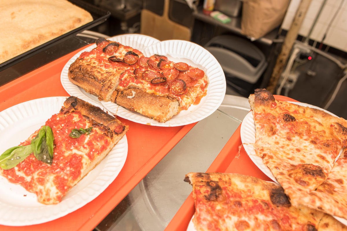 You’ll find modern tastes in a retro-style pizzeria at this Lower East Side joint, popular with both hipsters and pizza lovers