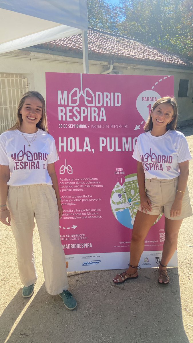 HrcServicio's tweet photo. Nuestras compañeras la Dra. Lago @LagoLagunas, Castillo y Cano @cano_pumarega colaborando en el parque del Retiro con @NeumoMadrid @ComunidadMadrid para educar en salud en #patologiarespiratoria a los madrileños #neumologia #salud https://t.co/IGIRm5VpZR