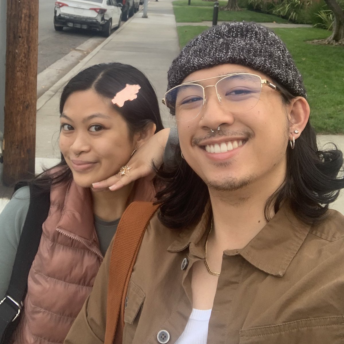 danisipinontea's tweet photo. life update: we’re still cute! https://t.co/9eTMYEmYbq