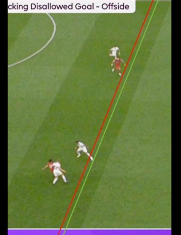 ianzvoma's tweet photo. Man of the match.
Goal disallowed.
2 Red cards. https://t.co/aM7cztUdrz