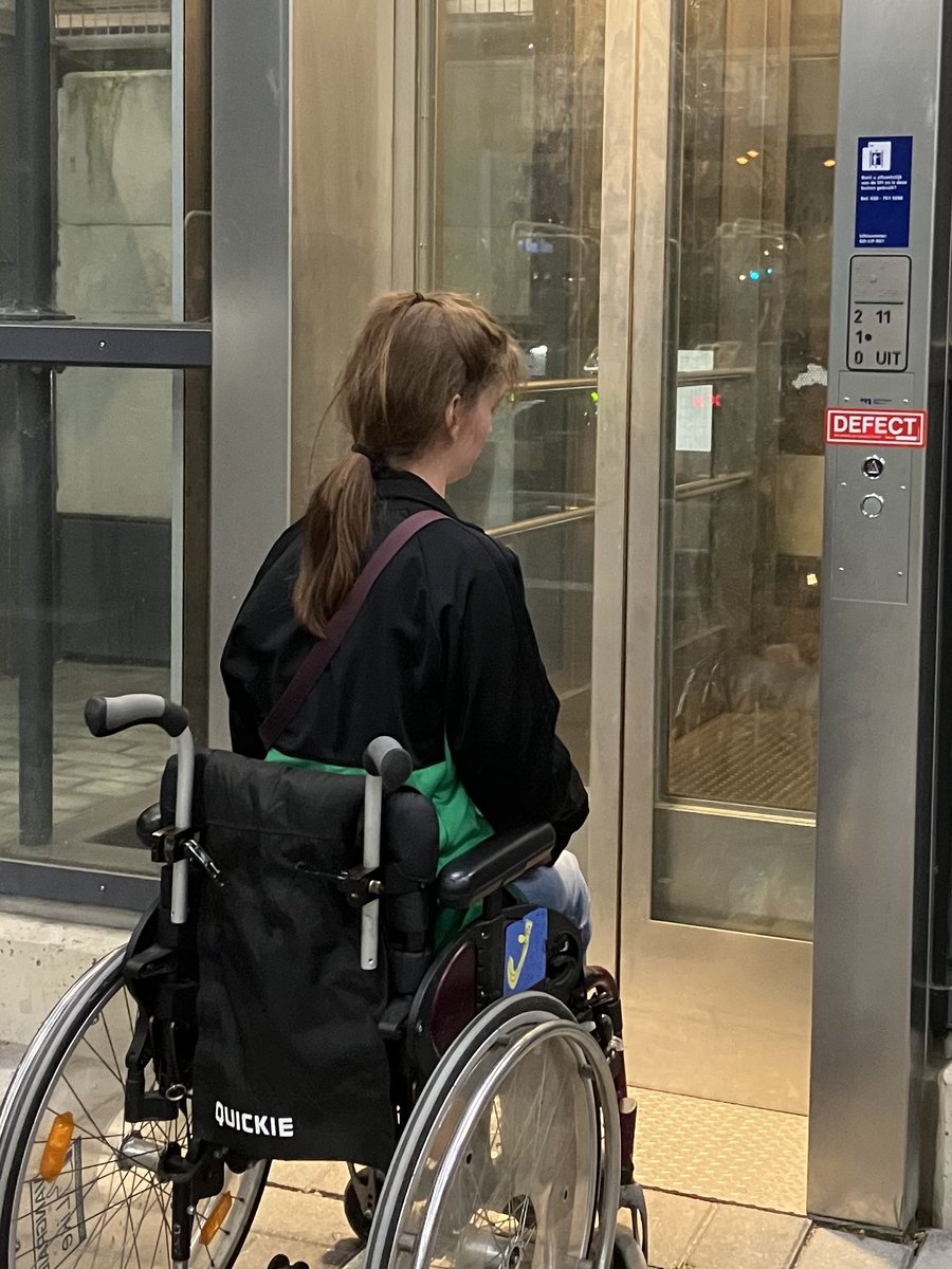 TU (@thwvanuum) on Twitter photo Wij leven in een prachtig land met mooie voorzieningen, zoals het openbaar vervoer, waar iedereen altijd gebruik van kan maken. Bijna iedereen, bijna altijd… Wij leven in een prachtig land met mooie voorzieningen, zoals het openbaar vervoer, waar iedereen altijd gebruik van kan maken. Bijna iedereen, bijna altijd…