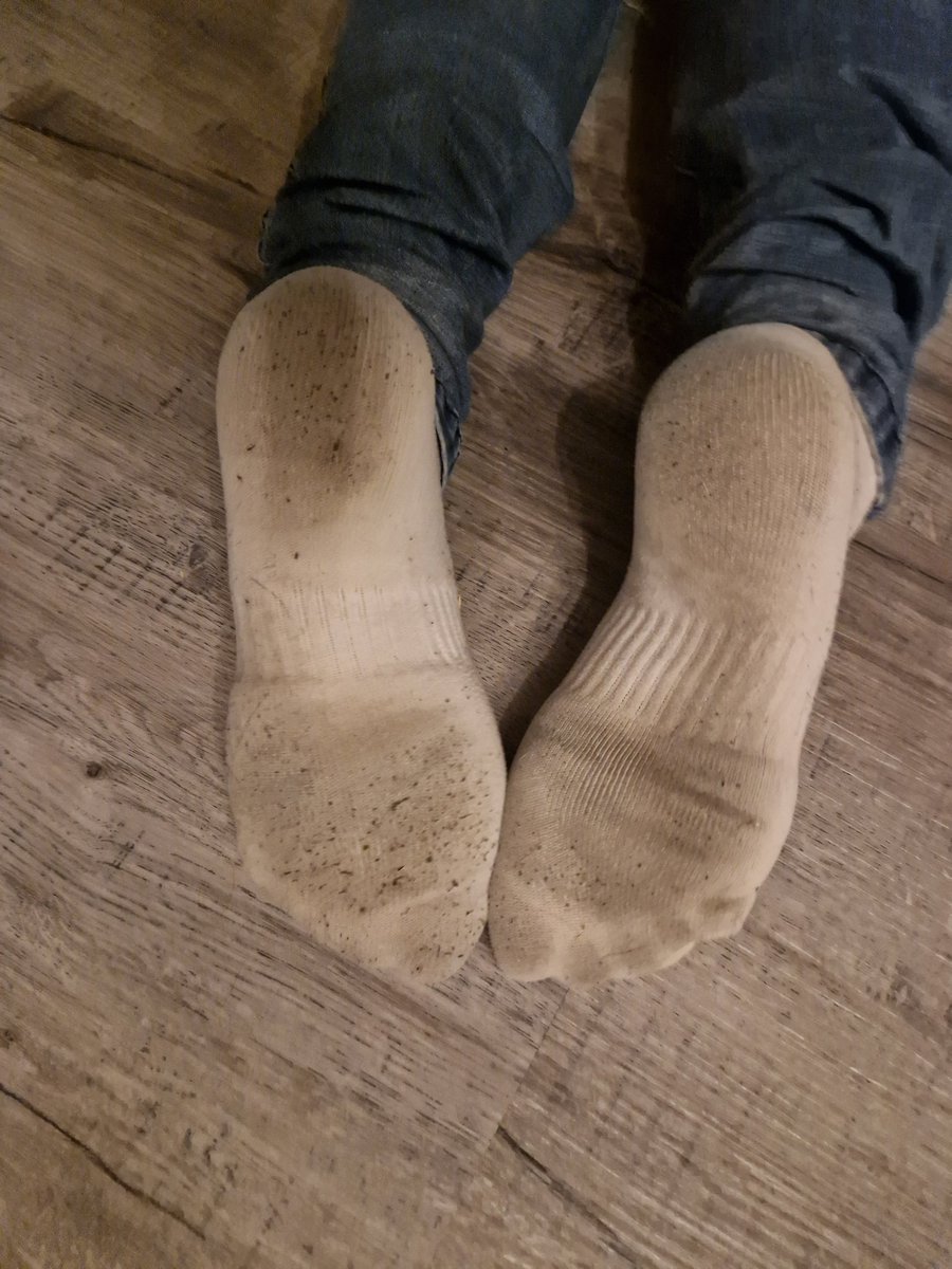 GMinniemex3's tweet photo. Schön verschwitzt und dreckig. Was bewirkt der Anblick dieser Sohlen bei dir?😈
#findom #goddess #Socken #sohle #duftsocken #fußsklave #sockentee #zahlsklave #paypig #payslave #sub #mistress https://t.co/OL16dCy6kC