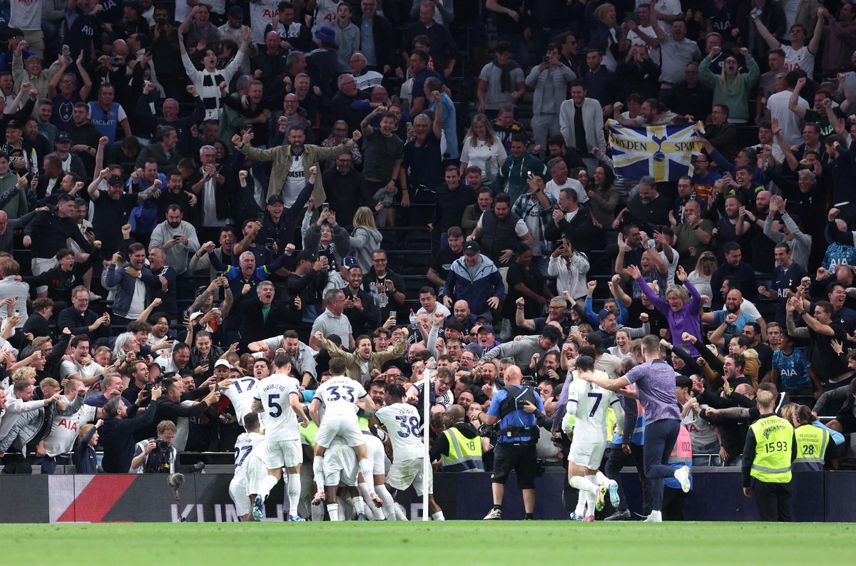 Premier League tweet media