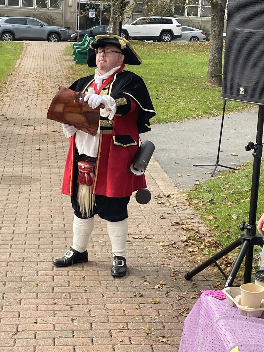 MikeSavageHFX's tweet photo. The #WalkWithFriends for Halifax NS Down Syndrome Society and our official Town Crier @wmb_will. Friends and advocates making a better community. https://t.co/HFIx4TkKtQ