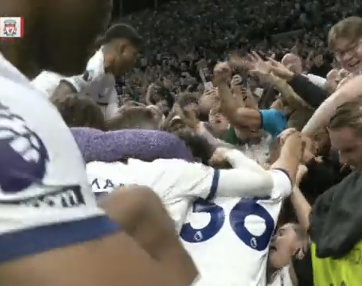 BardiTEI's tweet photo. That little girl is Fully COYS. 💙 https://t.co/oQLvYiqQTO