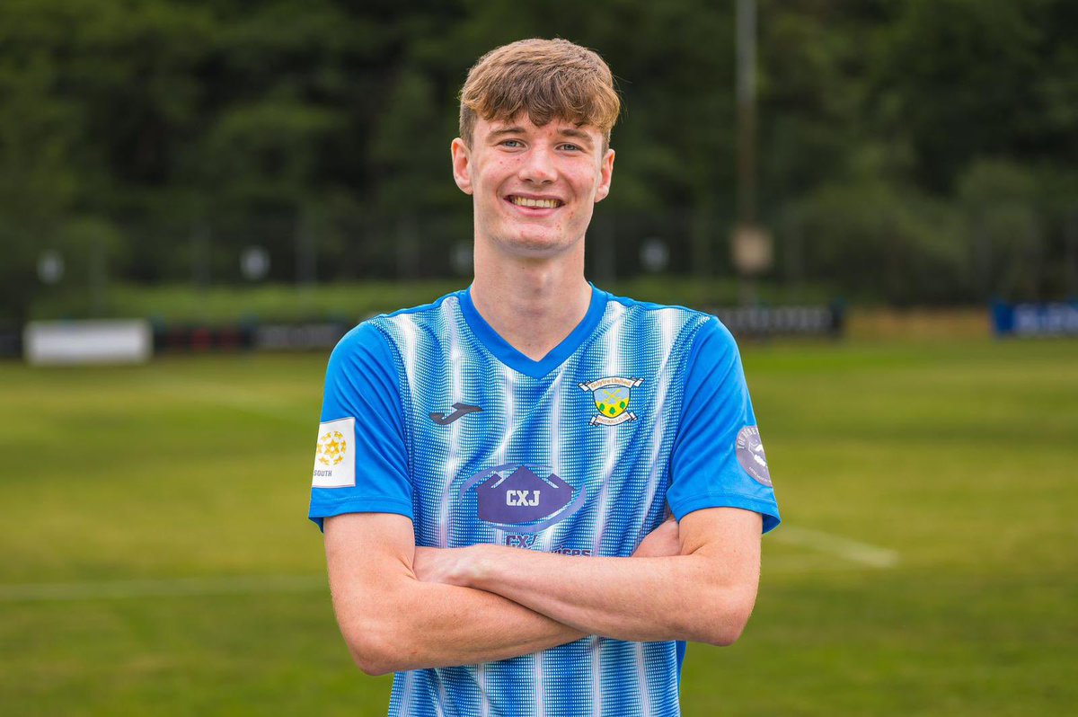 What a performance by the whole team today but our Supporters Man of the Match goes to our centre half, Connor Smith 💙

🔵⚪️🔴 | #UppaGoyt