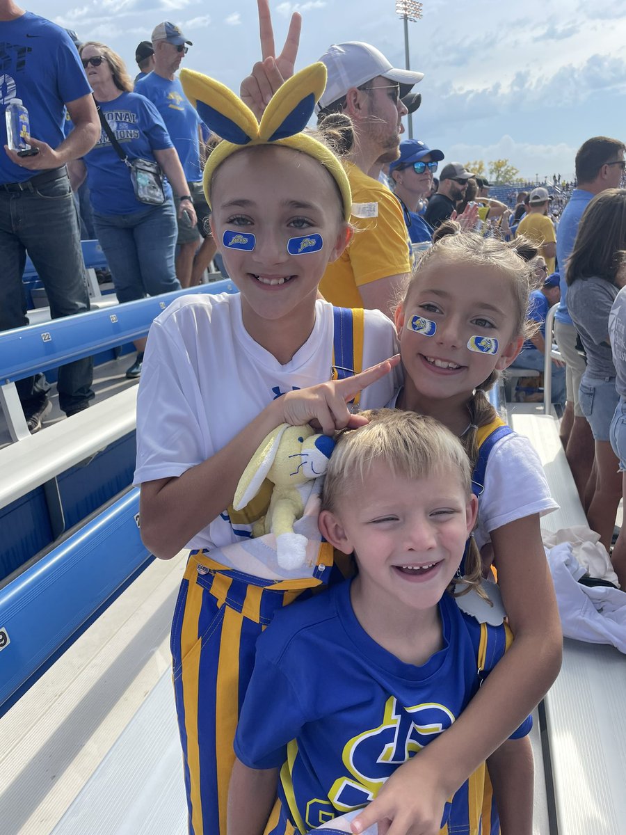 a_fischbach20's tweet photo. Great day for a jackrabbit W. 
#GoJacks https://t.co/LkHC9YtHbM