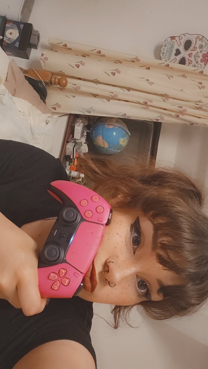 Bea_Beeper7's tweet photo. Going live!! 💜💜💜
Twitch link in bio
#twitchtv #gamergirl #streamergirl #streamer #gaming https://t.co/vfhSc2ab1C
