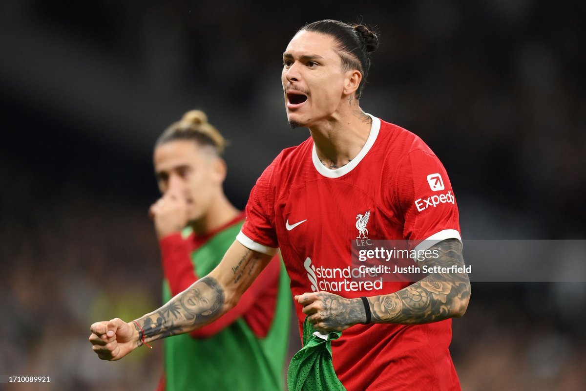 bthebae's tweet image. ถึงจะแพ้แต่พอจบเกมน้องเกินมากระตุ้นแฟนบอล ตบอก ยกกำปั้น วันนี้เกือบได้ลงแล้ว เปลี่ยนชุดรอ ตอนแรกเจ็บเลยไม่ได้สตาร์ทตัวจริง แต่ดันเกิดใบแดงน้องต้าก่อนคล้อปต้องแพคเกมเลยไม่ได้ลง แต่จบเกมมันยังมาปล่อยเอเนอจี้บวกใส่แฟนบอลที่ตามไปเชียร์ ทีมเรามันเจ๋งจริงๆนะ 🤍