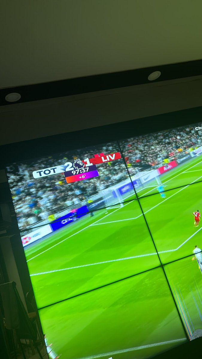 2 Red Card, 1 Own Goal.
Atuh beak voucher keur sabulaneun teh euyy 🤪