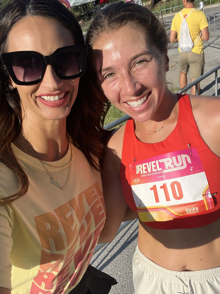 JillianC_arroll's tweet photo. Amazing morning at the @BLVDRevelRun with some pretty awesome people. Thank you so much @WINforKC for having me 🫶🏽🎉 #winforkc #kc #gogirl https://t.co/lfqJdtmVmy
