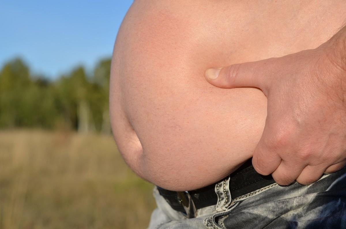 🚫 Un vientre prominente puede ser un riesgo para tu salud.

¿Pero por qué exactamente?

¿Y cómo recuperar una silueta más saludable en solo 5 pasos clave?

//HILO🧵//