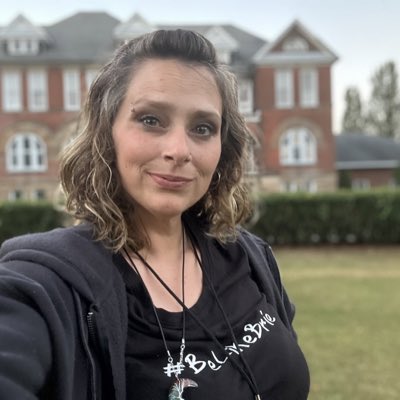 BreezeBabyBrie's tweet photo. #NewProfilePic #MadisonSeminary #BeLikeBrie and never be scared to chase your dreams babes!! 🤘🏻💜👻 https://t.co/uzHvOYUG2G