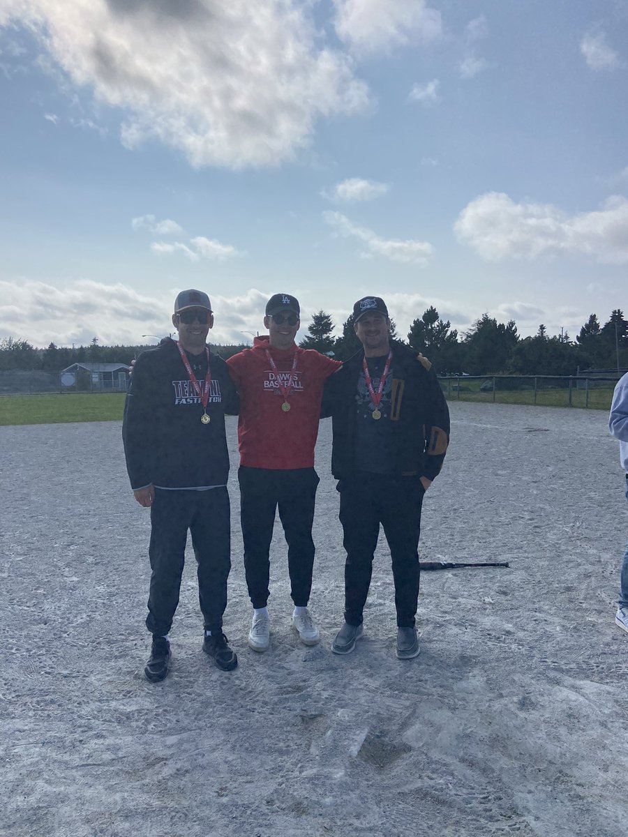 🥎QE Boys Softball are 4A <a href="/schoolsportsnl/">School Sports NL</a> Qualifier CHAMPS! Next stop, Marystown! 

👏🏻Huge thanks for Coaches Peach, Gill, &amp; Williams and TS Ms. Foss.

⭐️MVP: Nathan Kearley 

<a href="/QEPioneers/">Queen Elizabeth Regional High School</a> <a href="/hockey_qe/">QE HOCKEY</a>