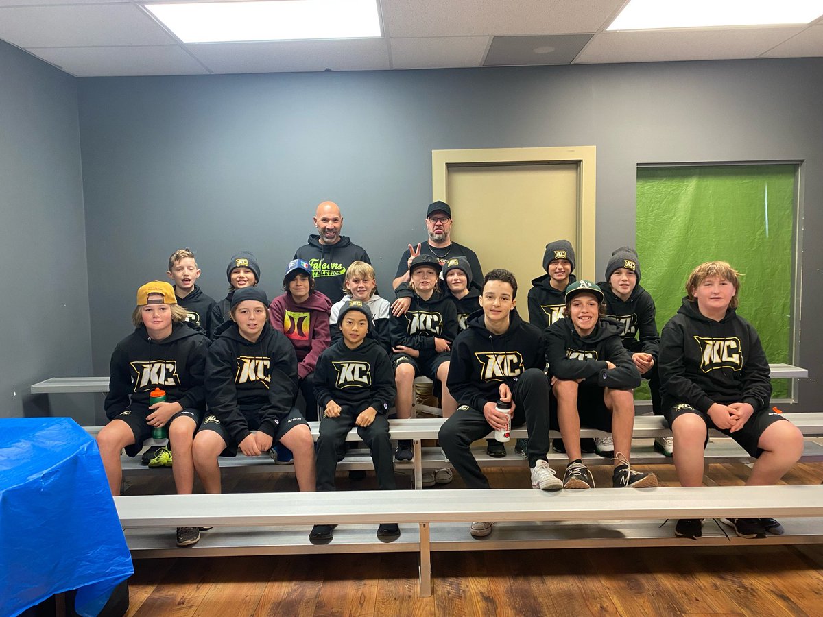 U13AALancers's tweet photo. Team Bonding Day for the @KofCHockey Lancers. What’s better than launching arrows at your teammates! 🎯🎯🎯 #LetsGoLancers #CombatArchery https://t.co/z4XGj4JsM1