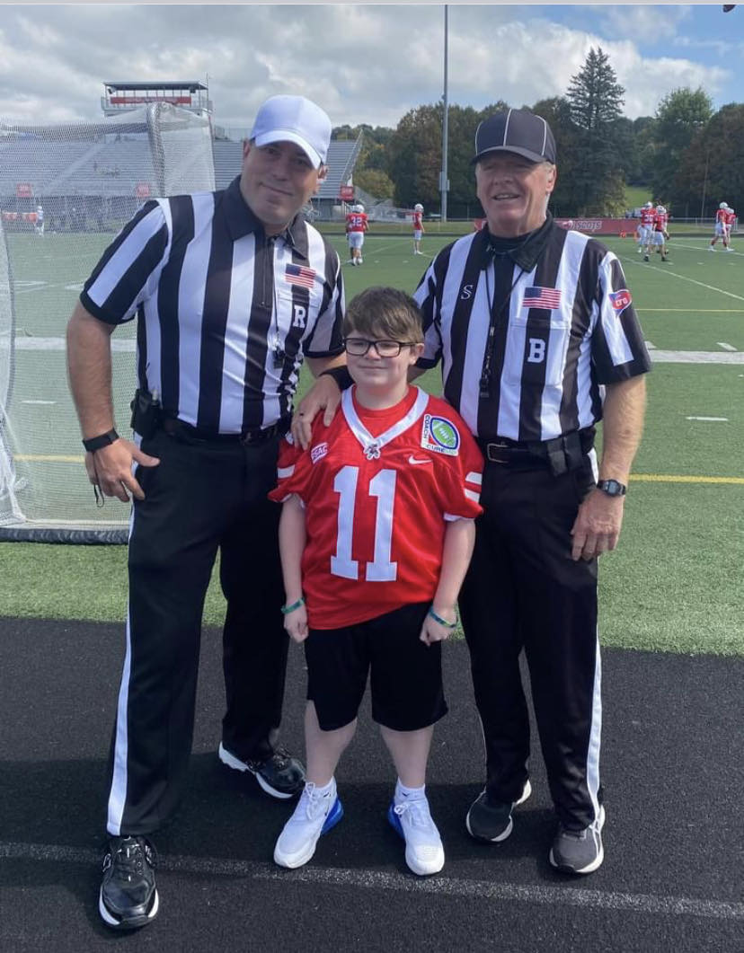 CoachToCureMD's tweet photo. As game day rolls on, look for our ambassadors participating in coin tosses &amp; sitting on the sidelines at stadiums across America!🇺🇸

Want to join them &amp; your favorite @WeAreAFCA coaches push to #TackleDuchenne? Text CURE to 501501 to donate $25, or visit https://t.co/8YSn6FZw5u. https://t.co/XsXkcLyF6i