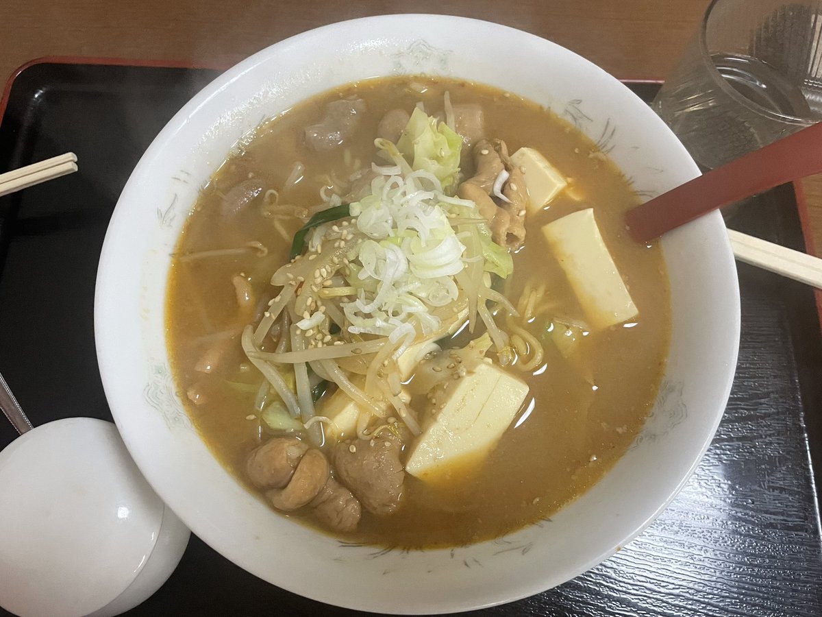 TNaka77's tweet photo. やばい激ウマ
そろそろ健康診断
ビールでも飲むかな
#standonuts
#英ちゃん飯店
#モツ煮込みラーメン https://t.co/IVXII9YvNj