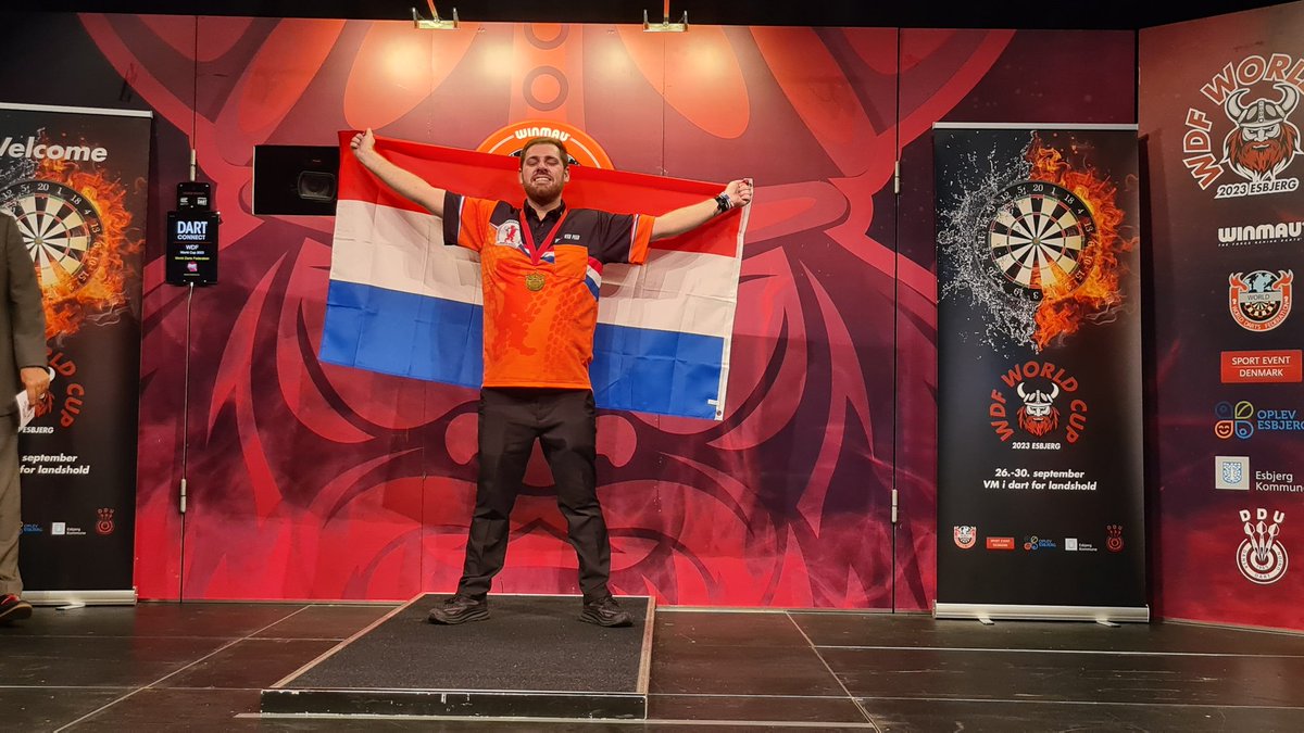NederlandseDartsBond tweet media