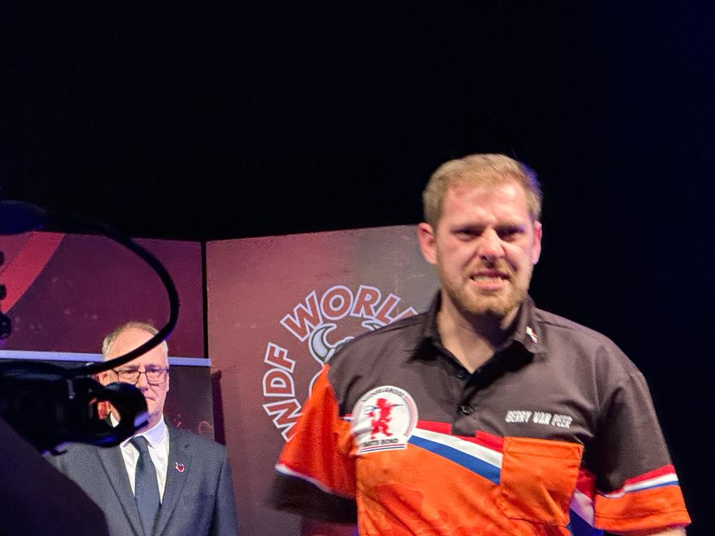 NederlandseDartsBond tweet media