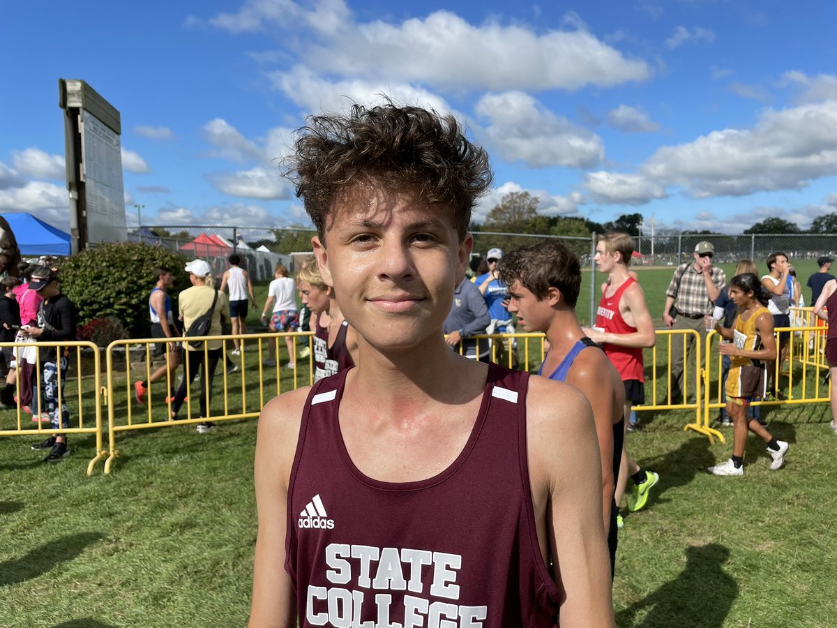 oldschooltrack's tweet photo. Sliding under 17:00 (unofficially), junior Griffin Selber of @SC_TrackField reached the line in 16:59 for the boys JV win. @PennTrackXC https://t.co/TuLd1q9FCv