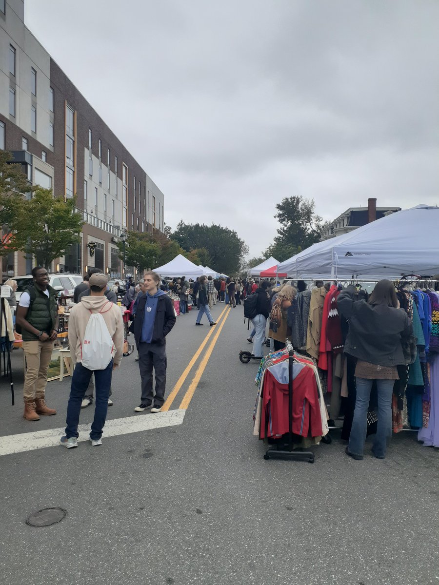 #Vintage antique flea market happening now in #WestPhiladelphia at #DrexelUniversity along Lancaster Avenue between 34th & 36th. Over 100 vendors!