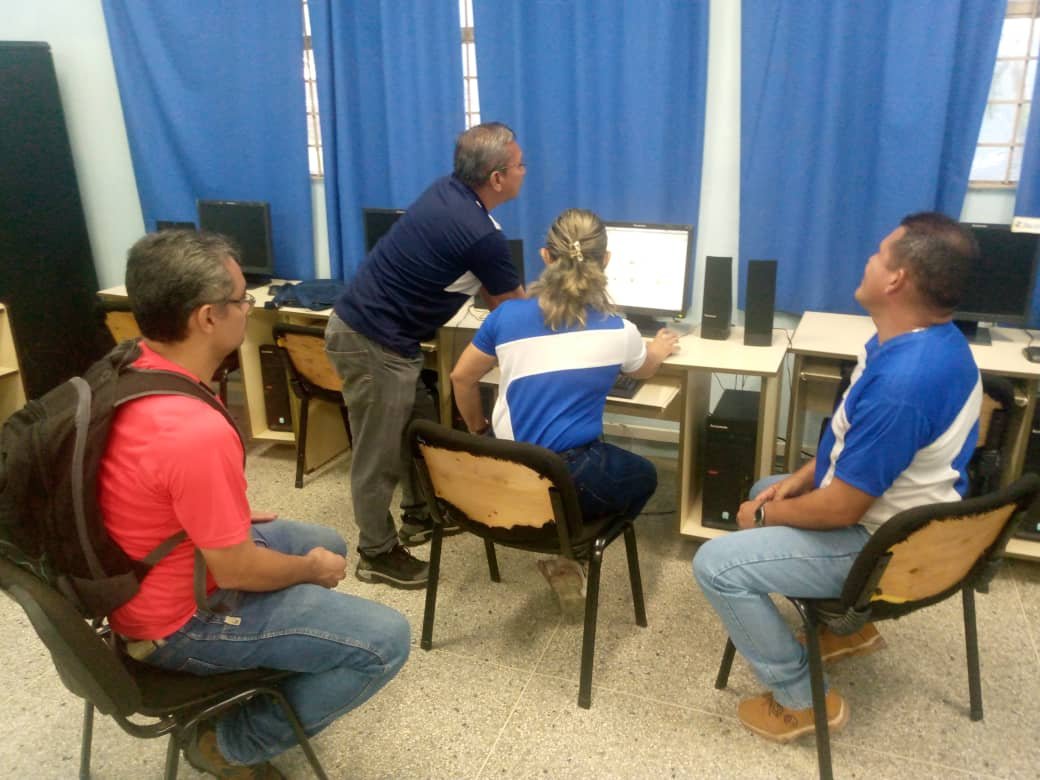 FundabitTrujil1's tweet photo. Fundabit Trujillo activo, video conferencia de formación con Edúcate Venezuela #VenezuelaDeValoresYCultura

@NicolasMaduro
@_LaAvanzadora
@leivi24
@Gerardo4fPsuv
@Fundabit_
@cdcetrujillo
@MPPEDUCACION https://t.co/hCP8P3YwH9