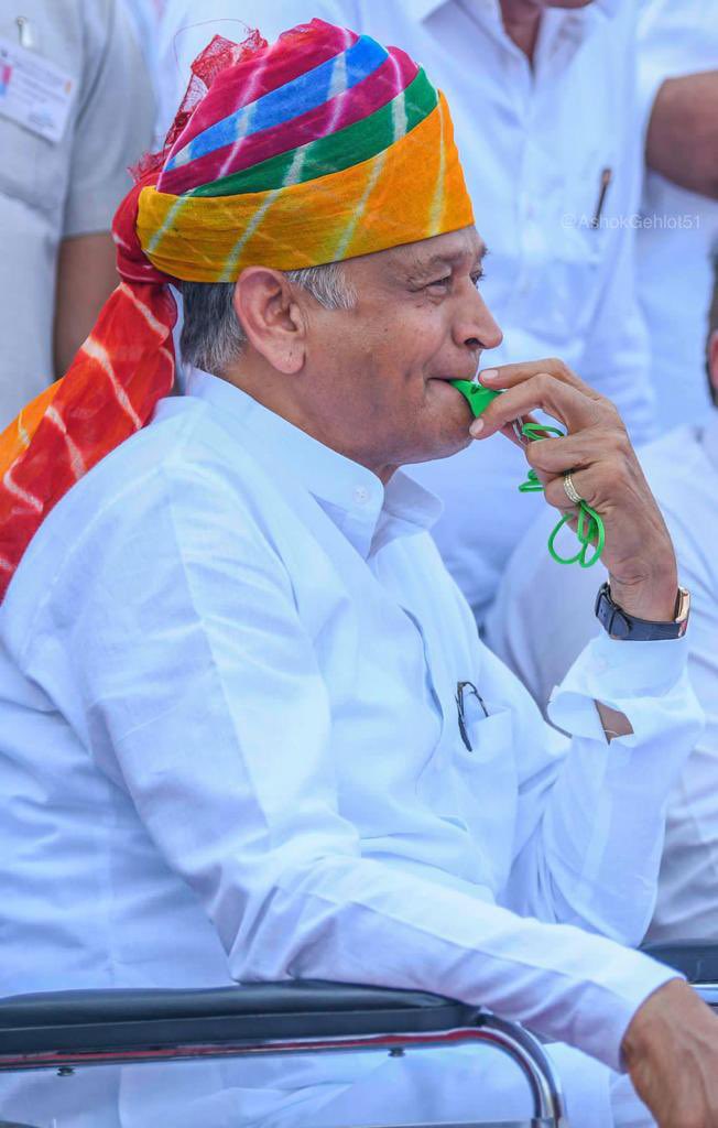 AslamChopdar11's tweet photo. लगे रहो मैं देख रहा हूँ कौन कौन युवाओं की आवाज़ उठा रहा है !
👇🏻👇🏻
#RJ_प्रोबेशन_में_पूर्ण_वेतन
#OBC_शैडो_पोस्ट
#लेवल2_4500_पद_जोड़ो
#गहलोतजी_प्रोबेशन_पूर्ण_व��तन https://t.co/afxAOEUpVZ