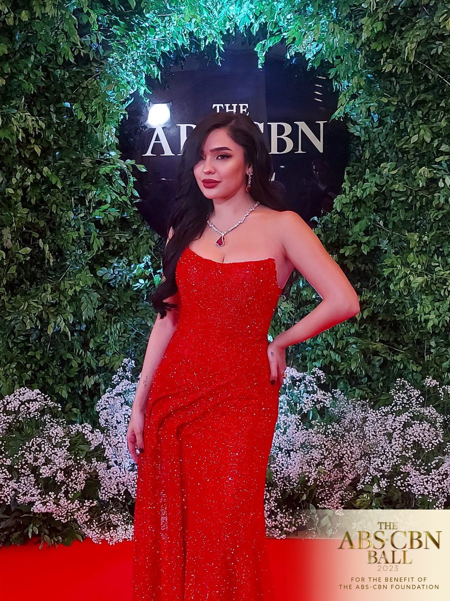 Who needs a partner when she can have a solo spotlight? 'Senior High' lead  star Andrea Brillantes is fierce in her red dress at the #ABSCBNBall2023. |  via @ABSCBNpr LIVE: https://t.co/DZx8FwfgkH