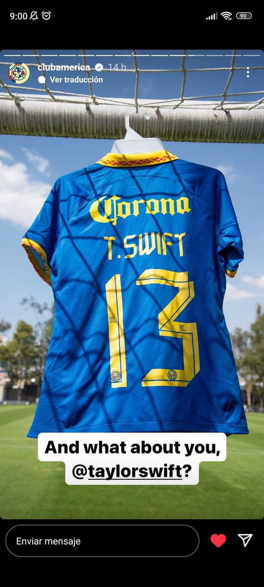 LizAlonsoD's tweet photo. El Ame es Swiftie, sabía que estaba del lado correcto del fútbol mexicano 🫂 https://t.co/z4A2mmMz2z