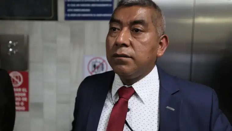 carlosAtitlan's tweet photo. #ParoNacional 

Toca parar todo el país hasta que la SICARIA  JUDICIAL GOLPISTA y demás  delincuentes enemigos de la de DEMOCRACIA renuncien…

No todos  los remedios son agradables ni fáciles …pero si es uno que trae la solución HAY QUE TOMARLO!!!!! https://t.co/hvAIGLcYGI