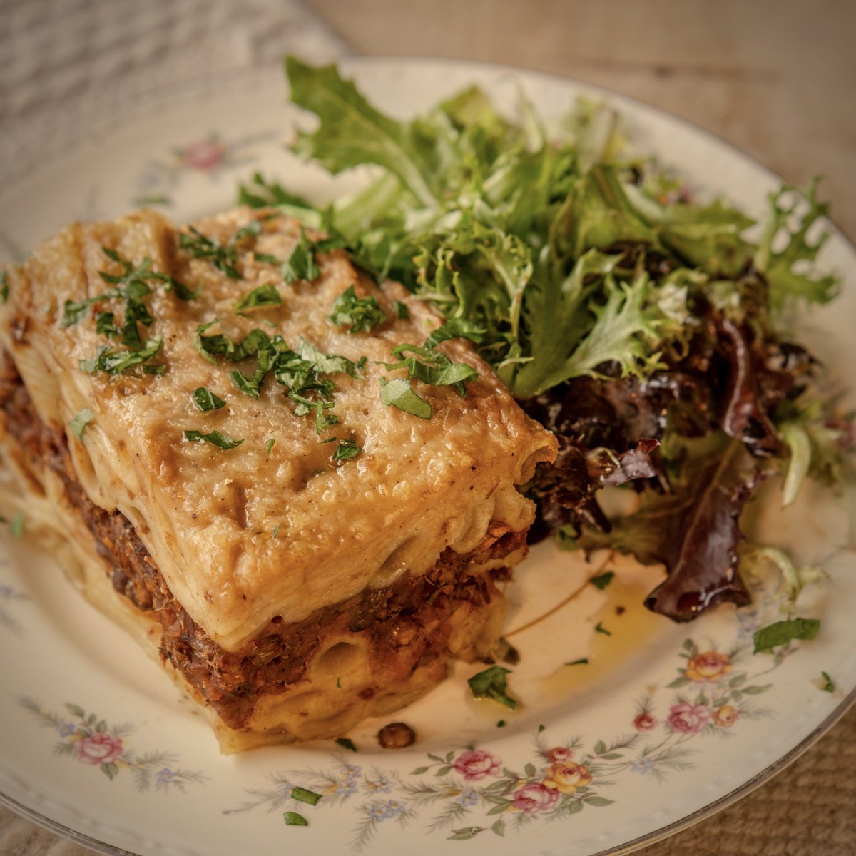 ntpastaindy's tweet photo. Cozy up with some new fall favorites for lunch. Our Pear, Prosciutto, Brie Sandwich is taking Indianapolis by storm. The Kale &amp; Quinoa Salad and Pastitsio are new delicious vegan spins on  faves. And our small plates are perfect starters or snacks. Kitchen open Tues-Sat 11a-3p. https://t.co/1axFyDW2b0