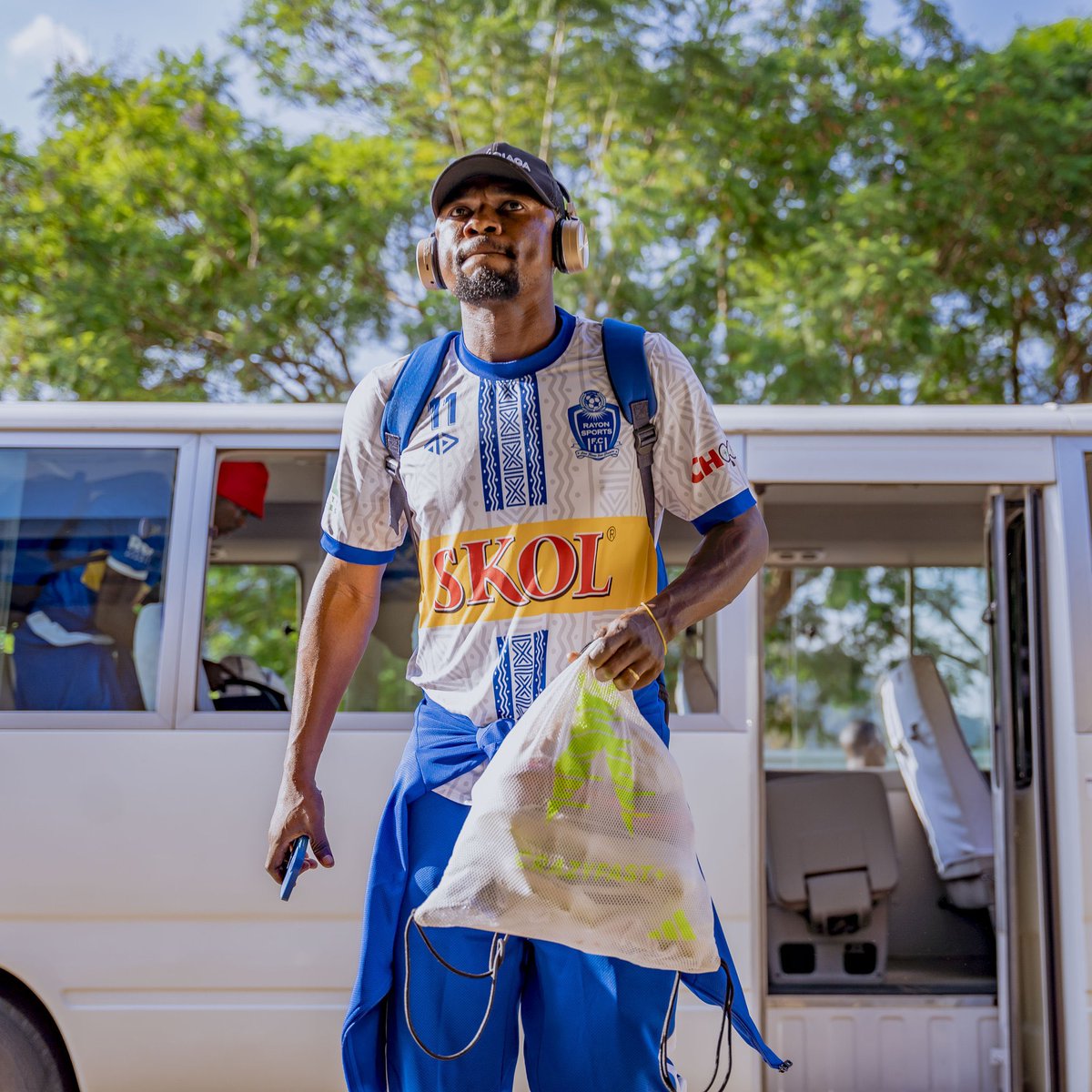 uwimaclarisse's tweet photo. All the best Gikundiro! 

Amahirwe masa ku ikipe ihagarariye i Gihugu mu marushanwa ny’Africa.

#Rayon vs #AlHilalBenghazi https://t.co/tH8E2knZlc