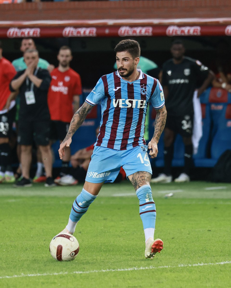 Trabzonspor's tweet photo. 📸 Maçtan kareler
#TSvPS https://t.co/nYhvIoKyiT