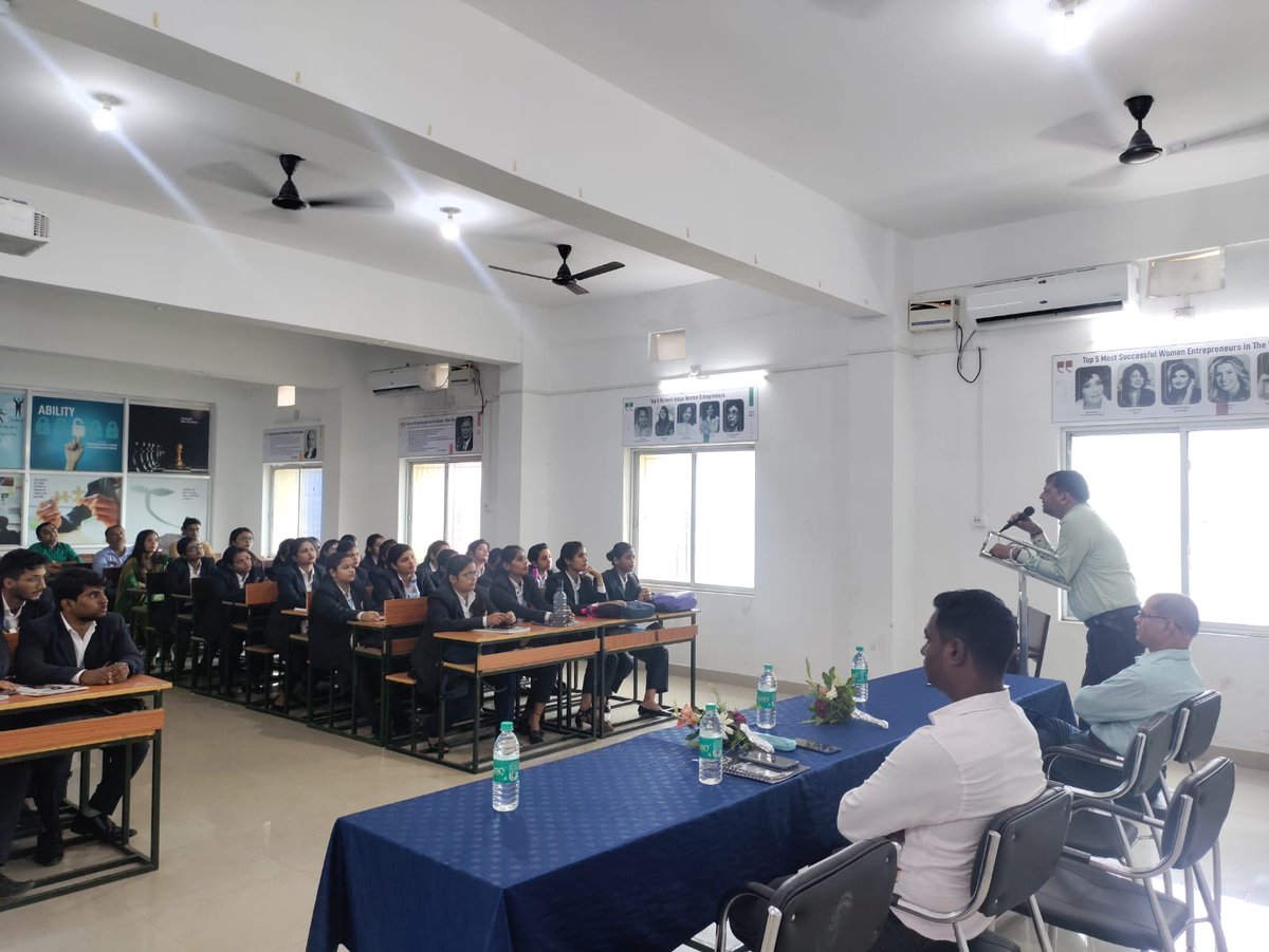 OdishaCalling's tweet photo. Training Programs at three Degree Collages at Balasore Dist. Date.30.09.23
1.Odisha Polytechnic- 52 Vol
2.F.M.Autonomous,Dept.of MBA- 50 Vol.
3.BCET - 51 Vol
#QualityConnectCampaign & #RoadSafetyAwarenessProgram with BIS.
#OdishaCallingFoundation. https://t.co/soFgCpV0Ce