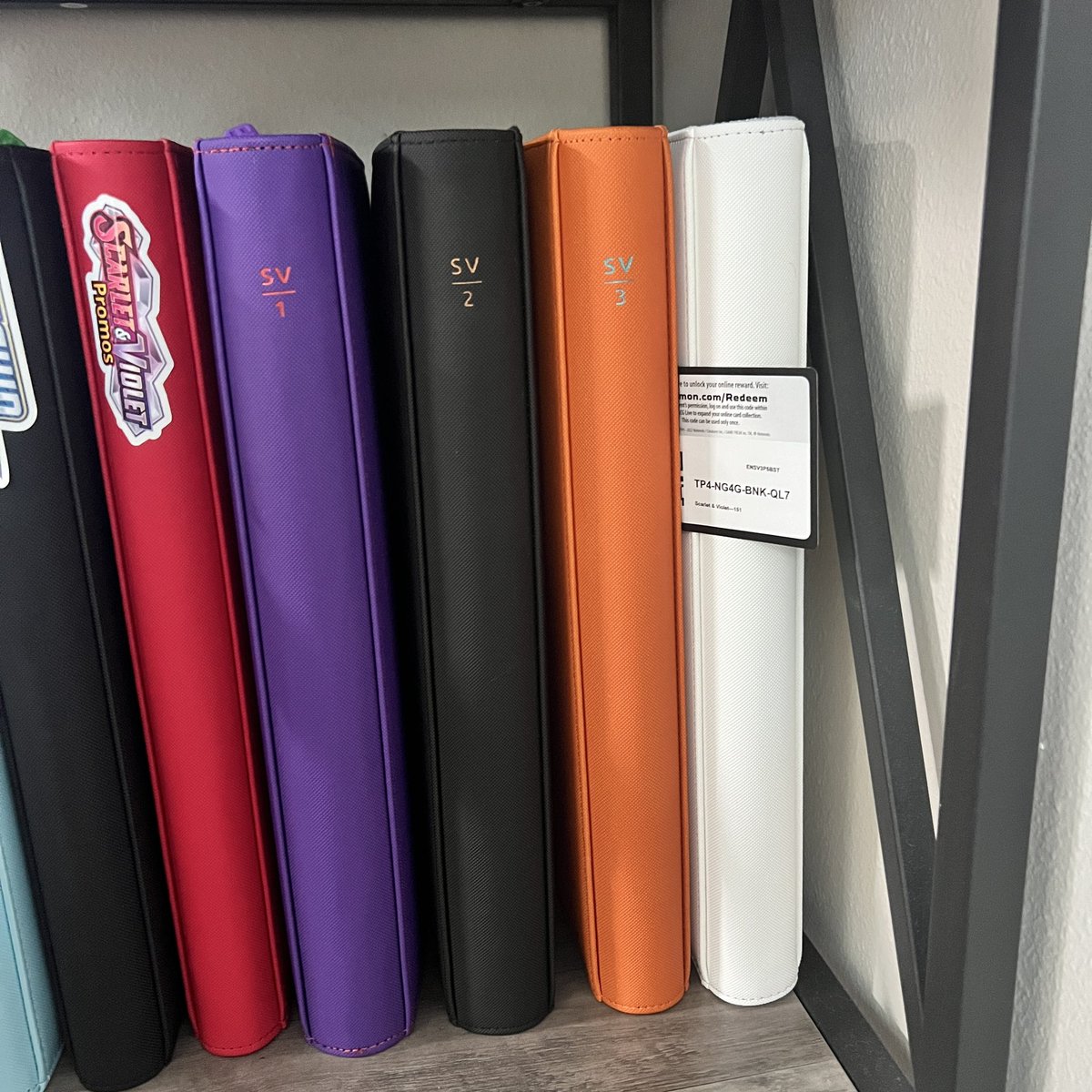 PresidentPiplup's tweet photo. The White Edition @vaultxhq binder is so sleek π€©
Using it as my #Pokemon151 binder!
#pokemon #pokemoncards #pokemontcg #pokemoncodes #pokemoncommunity #pokemoncollector #pokemoncollection #vaultxaffiliate https://t.co/rohd8EQl8u