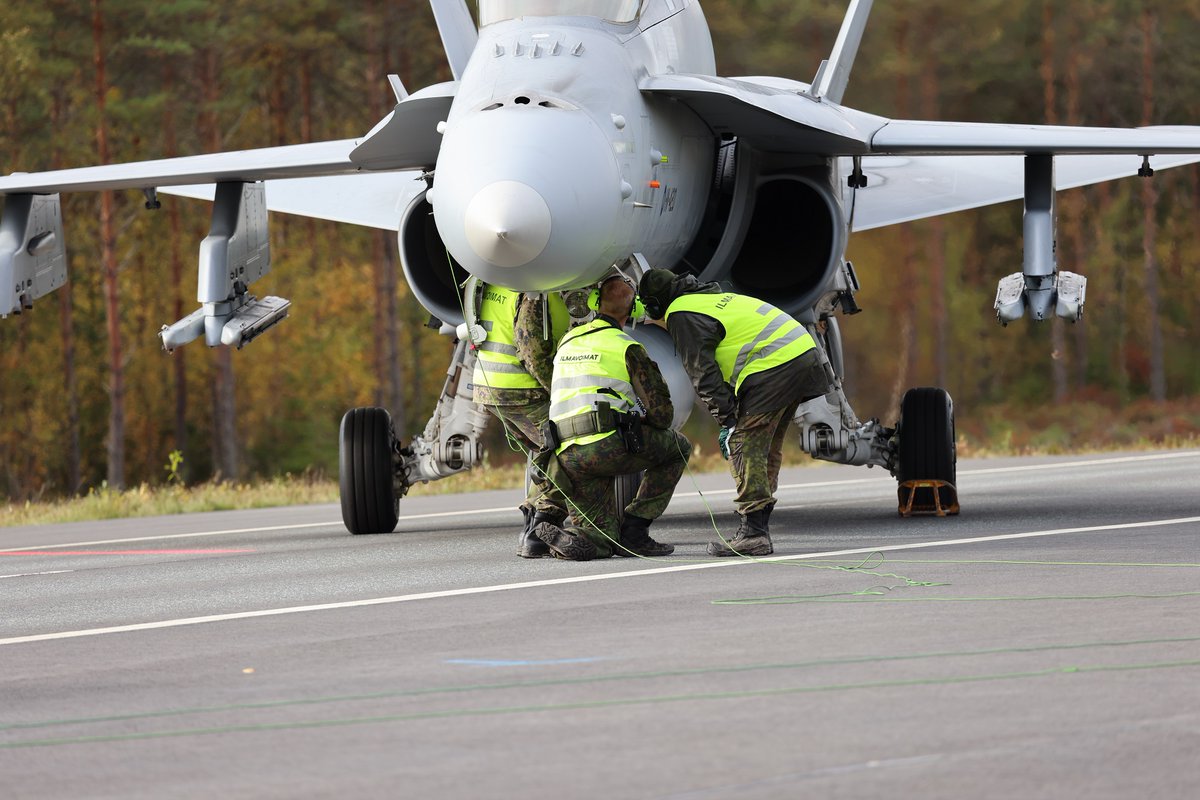 selshevneren's tweet photo. The #Ruska23 air operation exercise ends today, September 30, also in the Karelian air force. Colonel Johan Anttila, the commander of the Ruska 23 exercise of the Karelian Air Force, states that the exercise was a successful whole. @FinnishAirForce
📸 Karjalan lennosto https://t.co/eaExHtXS1s