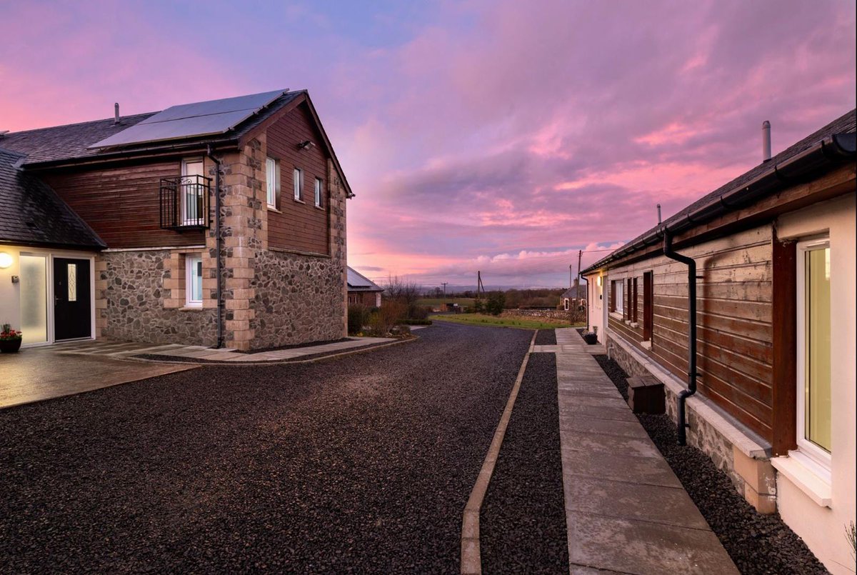 Welcome to Elderburn Lodges, a hidden gem just 3 miles away from St. Andrews! 🏌️‍♂️🌳  Our location is unbeatable - we're less than a mile away from The Duke's Golf Course and Craigton Country Park. elderburnlodges.co.uk/book-now/