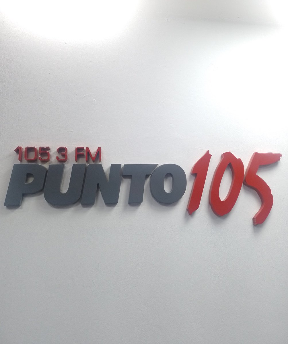 PoeticamenteSV's tweet photo. Ya estamos al aire en Poéticamente 🪶 con @WilliamAlfaroSV y nuestra invitada especial @TwinMada del @WorldPoetryM, solo por @Punto105 🎶🎧 https://t.co/m6gJyIbv08