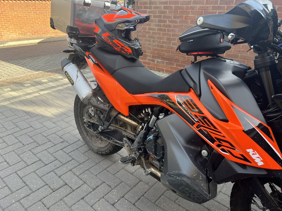BikerDad67's tweet photo. Another 80 odd miles to #HighBeech tea hut today. Might of found a big puddle en route (might of). https://t.co/ozK5gdTOts