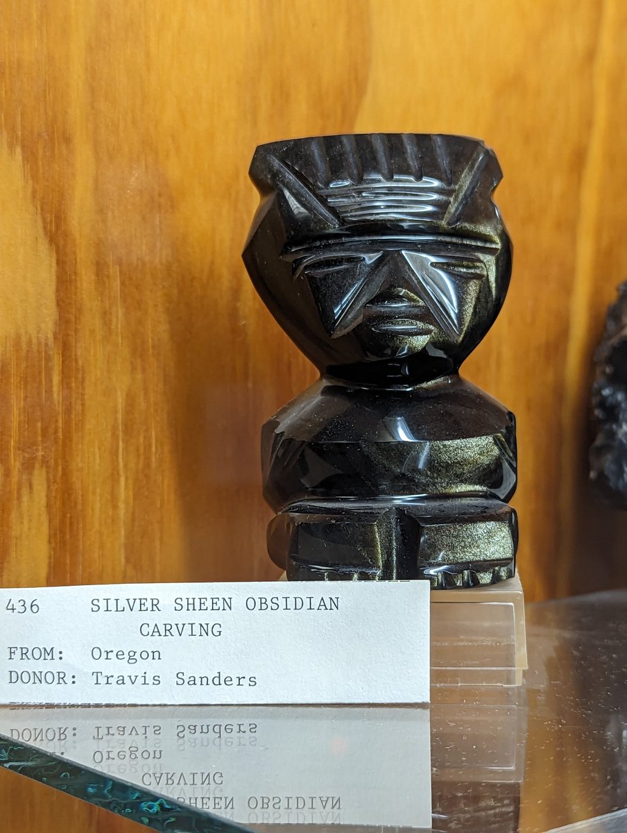 Izzy54353333's tweet image. Well if we see beyond there's healing modality to this #stonebeads is not only about the #color there's hardness, opacity, translucency and the shapes of each crystal or stone bead has different #mimerals on them. 

#sarurdayvlog

See.