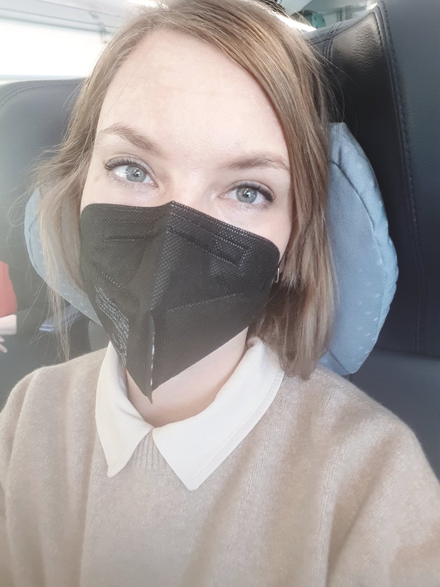 ME_LisaZett's tweet photo. Feels strange being the only one in a full train wearing a mask ... but definitely safer #MaskUp https://t.co/M698KJQqRQ