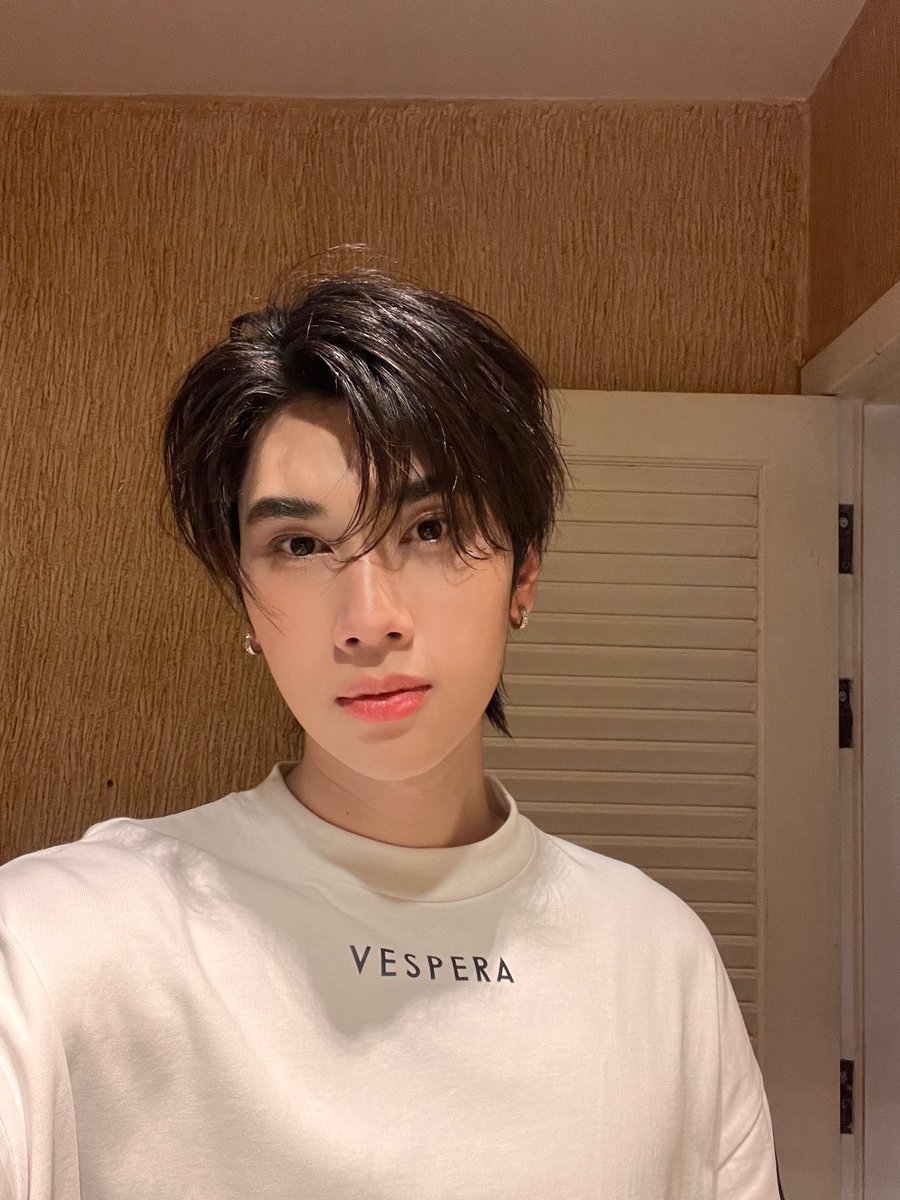 dunknatachai's tweet photo. tomorrow’s my birthdayyy so excited ❤️ https://t.co/iDwrpGDBMa