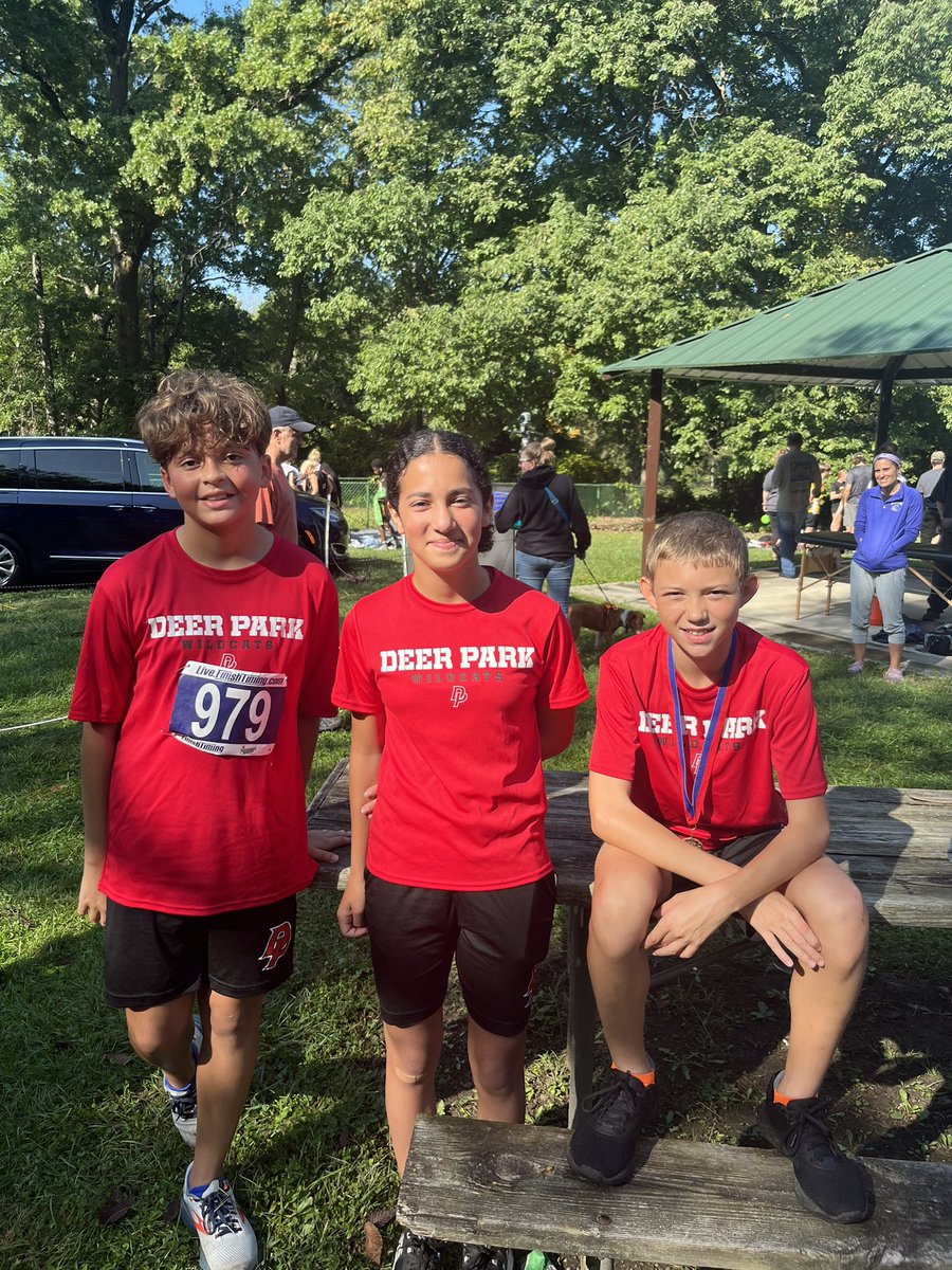 A_MATHowski's tweet photo. Another great day on the XC course👏🏼
All 3 of these kids PR’d today🥳
Colton Moore- 4th place overall with a time of 12:46🏅
#DPwildcats
@DP_Athletics https://t.co/KZGebwQy2T