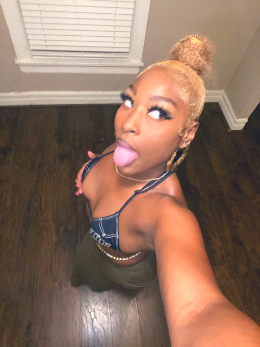 POV: 3 attachments https://t.co/8m9eB3rebN