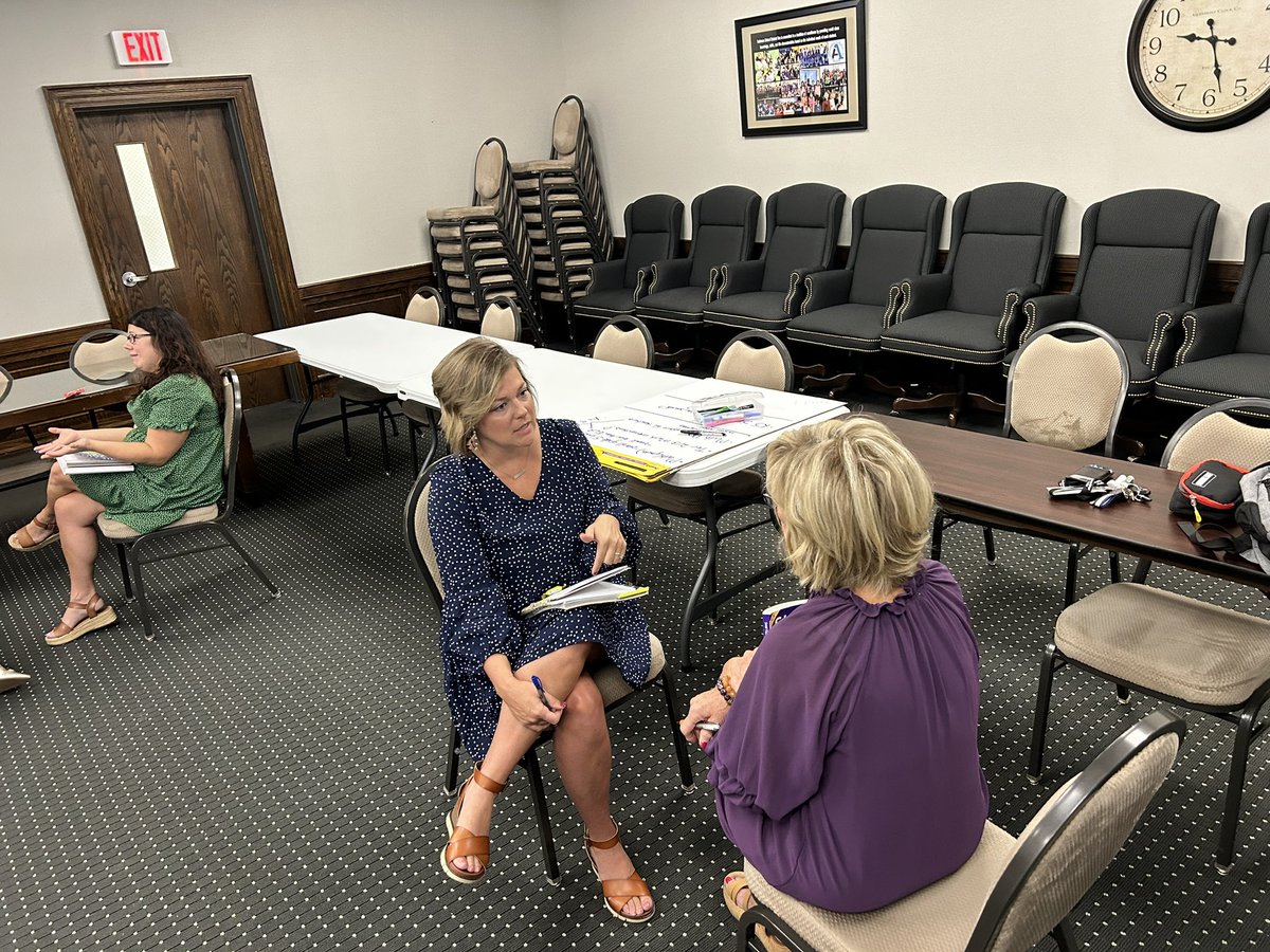ASD_1Excellence's tweet photo. #ASD1 Literacy Coaches engage in problem solving with a “critical friend” while also learning from one another. #A1Excellence #ElevateA1 #coaching #literacy https://t.co/wsOAYg87B9