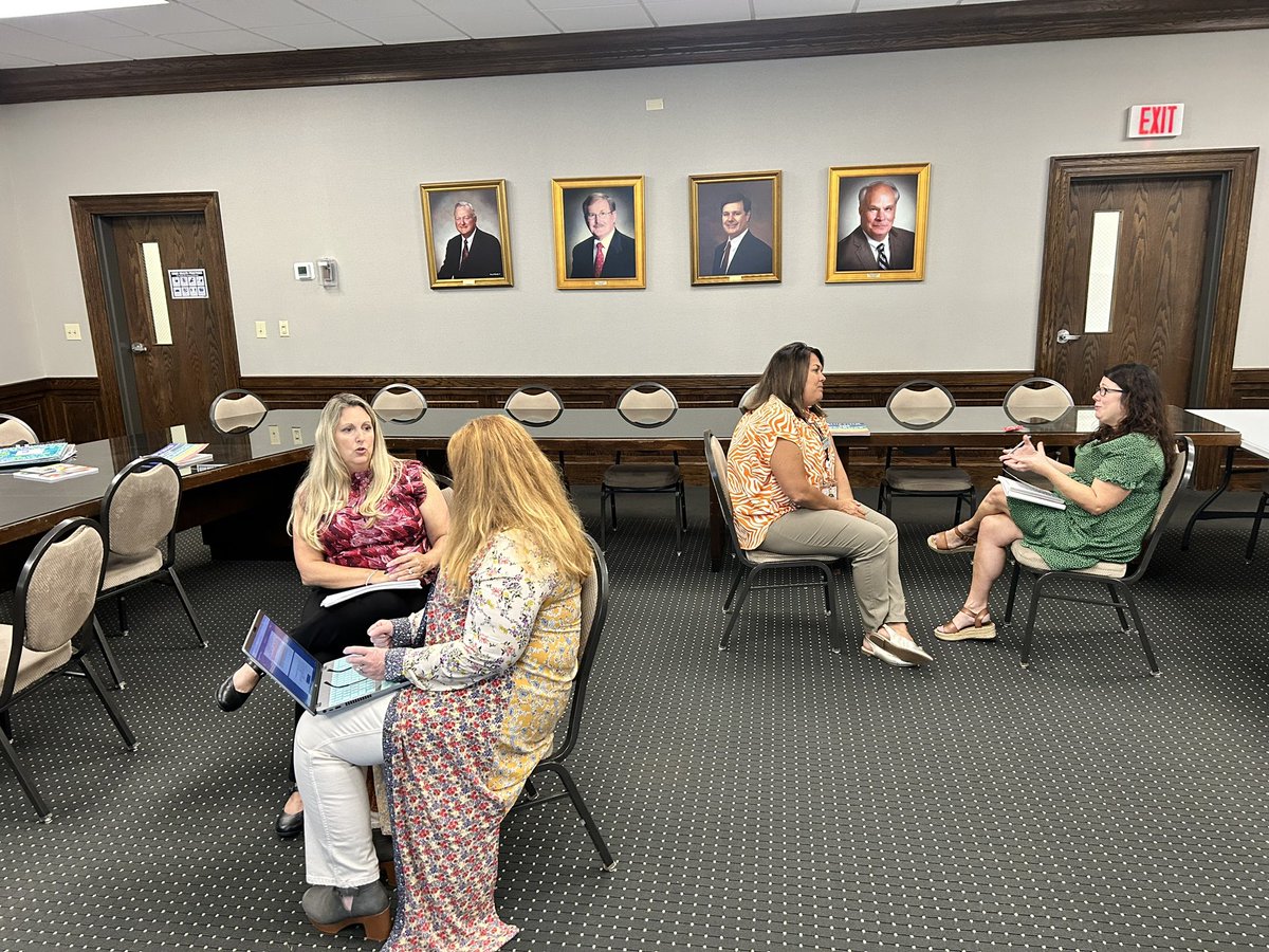 ASD_1Excellence's tweet photo. #ASD1 Literacy Coaches engage in problem solving with a “critical friend” while also learning from one another. #A1Excellence #ElevateA1 #coaching #literacy https://t.co/wsOAYg87B9