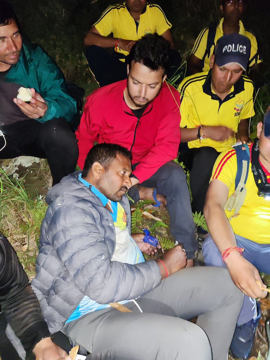 neerasingh11's tweet photo. The missing pilgrim found and rescued by #SDRF on Shri Madhyamaheshwar #trek. #team #Jansankalp reach there with #SDRF and #uttrakhand #Police and givehim #firstaid @krishnammagaru @AnandDasari @ukcmo @DmRudraprayag @UKMedicalHealth @drdhansinghuk @RudraprayagPol @pushkardhami https://t.co/FxsuqKaIZH